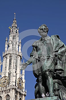 Peter Paul Rubens statue & cathedral steeple, Antwerpen