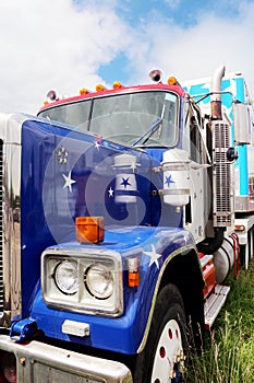 Peterbuilt semi truck with stars & stripes paint