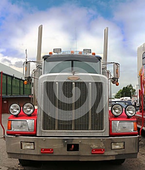 Peterbuilt semi truck with stars & stripes paint