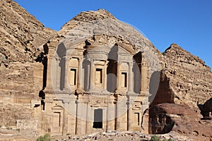 Petra, Dair