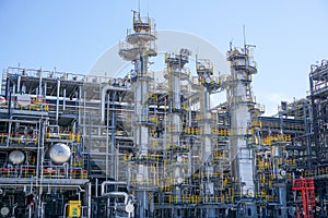 Petrochemistry. Installation for the processing of hydrocarbons at an oil refinery