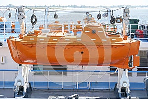 Petrochemistry. Installation for the processing of hydrocarbons at an oil refinery