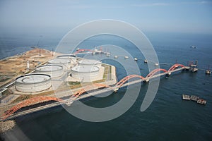 Petrol port and energy storage by sea photo