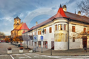 Pezinok město s kostelem na hlavním náměstí, Slovensko