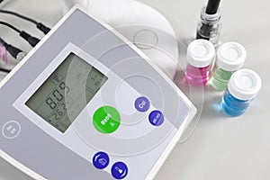 PH meter to measure the acidity-alkalinity