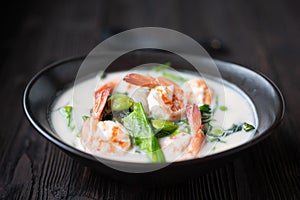 Phak Lieng Tom Kati Goong , Melindjo leaves in coconut milk soup with prawn