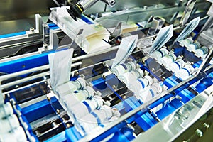Pharmaceutical bottle medicine production line conveyer photo