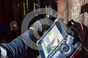 Phased Array Ultrasonics & x28;PAUT& x29; inspect the welding of the tube