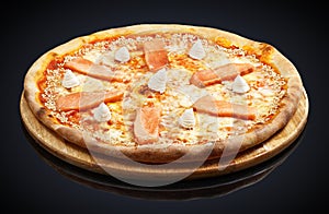 Philadelphia Pizza mozzarella, smoked salmon, cream cheese
