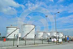 Photo gallery of big oil.