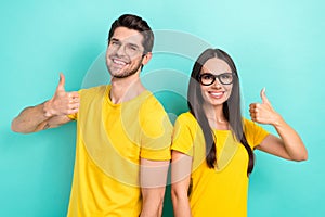 Photo of optimists students extra courses upgrade knowledge wear stylish eyeglasses yellow t-shirt like thumb isolated photo