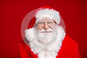 Photo of pensioner old man grey beard wait listen children sitting knee make wish smiling prepare show giftbox wear