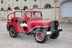 Photo of red jeep Wrangler