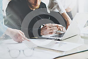 Photo talented designers crew working with new startup project in modern loft. Pencil holding hands, laptop, analyze photo