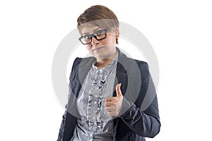 Photo woman in glasses shows thumb