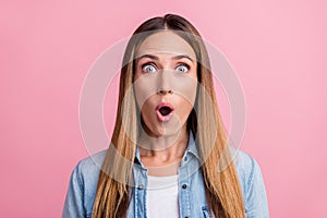 Photo of young astonished woman crazy open mouth stupor fake gossip isolated over pink color background