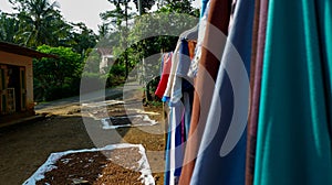 Photos of clotheslines in a very traditional atmosphere, photos of clothes drying in the sun