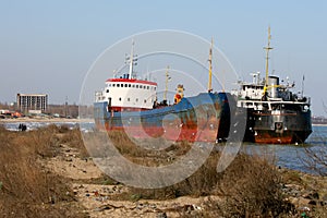 Photos of ships thrown by a storm