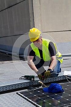 Photovoltaic laborer