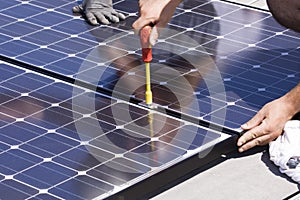 Photovoltaic panels laborer