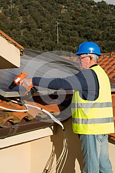 Photovoltaic worker