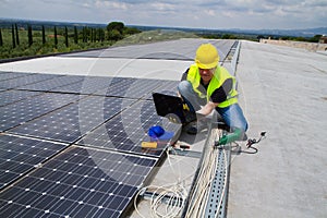 Photovoltaic worker