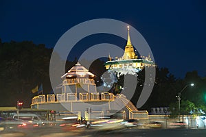 Phra Borom Banphot or golden mountain is located at Wat Saket Ratchawora Mahawiharn and the ancient Mahakarn Fortress.