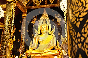 Phra Buddha Chinnarat at Phra Si Rattana Mahathat temple