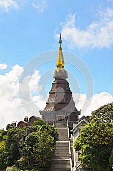 Phra Mahathat Napametanidon temple