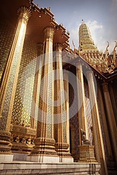 Phra Mondop columns