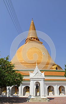 Phra Pathom Chedi, the tallest stupa in the world. It is located in the town of Thailand.