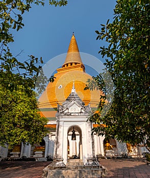 Phra Pathom Chedi in Thailand 002