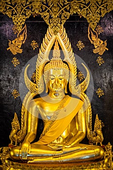 Phra Phuttha Chinnarat, Thai ancient heritage and considered as one of the most beautiful Buddha figure in Thailand, placed at Wat