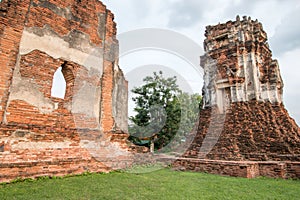 Phra Prang Sam Yot, The city of monkey in Lopburi