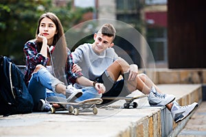 Phubbing: teenager ignore her friend photo