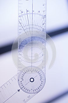 Physical therapy goniometer