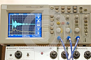 Physics laboratory equipment