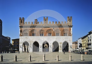 Piacenza Piazza Cavalli photo