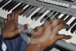 PIANIST HAND