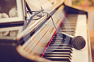 Piano keyboard and microphone, Close-up