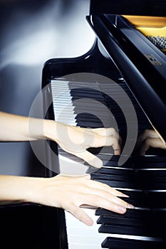 Piano pianist hands photo