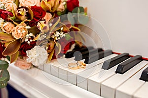 Piano wedding rings