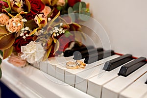 Piano wedding rings