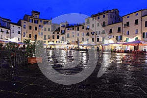 Piazza Anfiteatro in Lucca