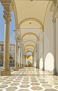 Piazza della Santissima Annunziata, classic architecture