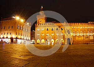 Piazza Maggiore at night (Bologna, Italy)