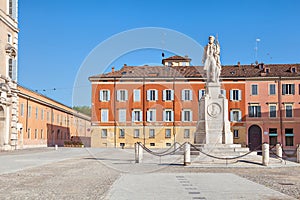 Piazza Roma and monument to Vincenzo Borelli, Modena