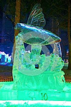 The picking up of ice lamp in the park nightscape