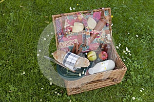 Picnic basket