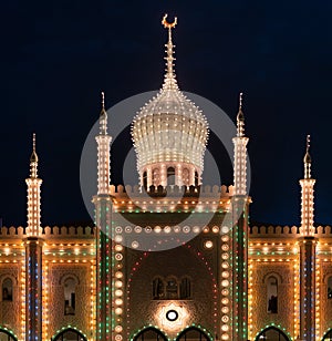 Picture of buildings with christmas lights decorations